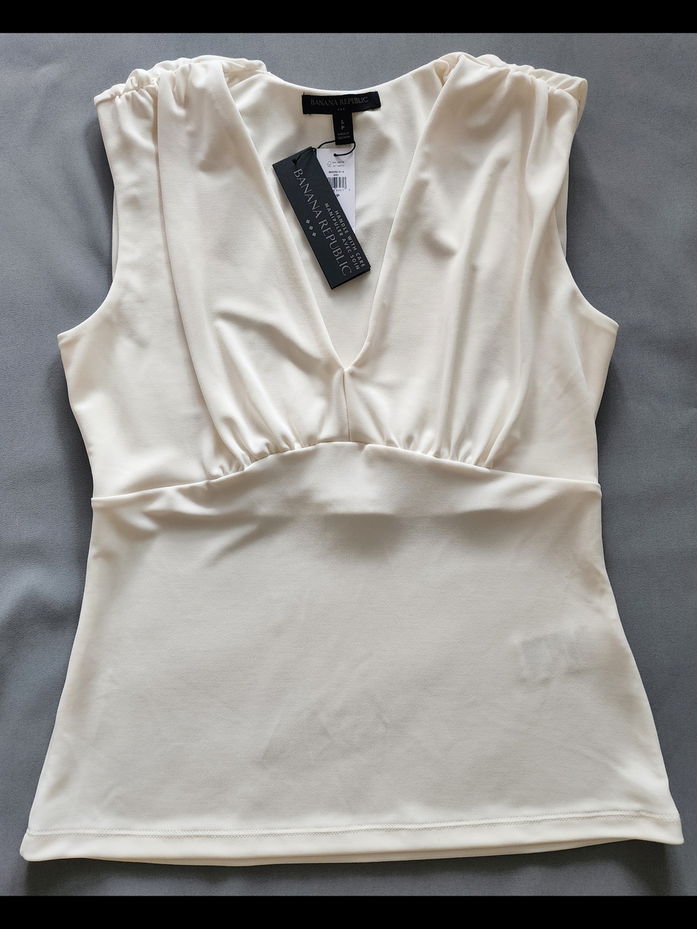 BANANA REPUBLIC Cream V-Neck Ruched Sleeveless Top NWT